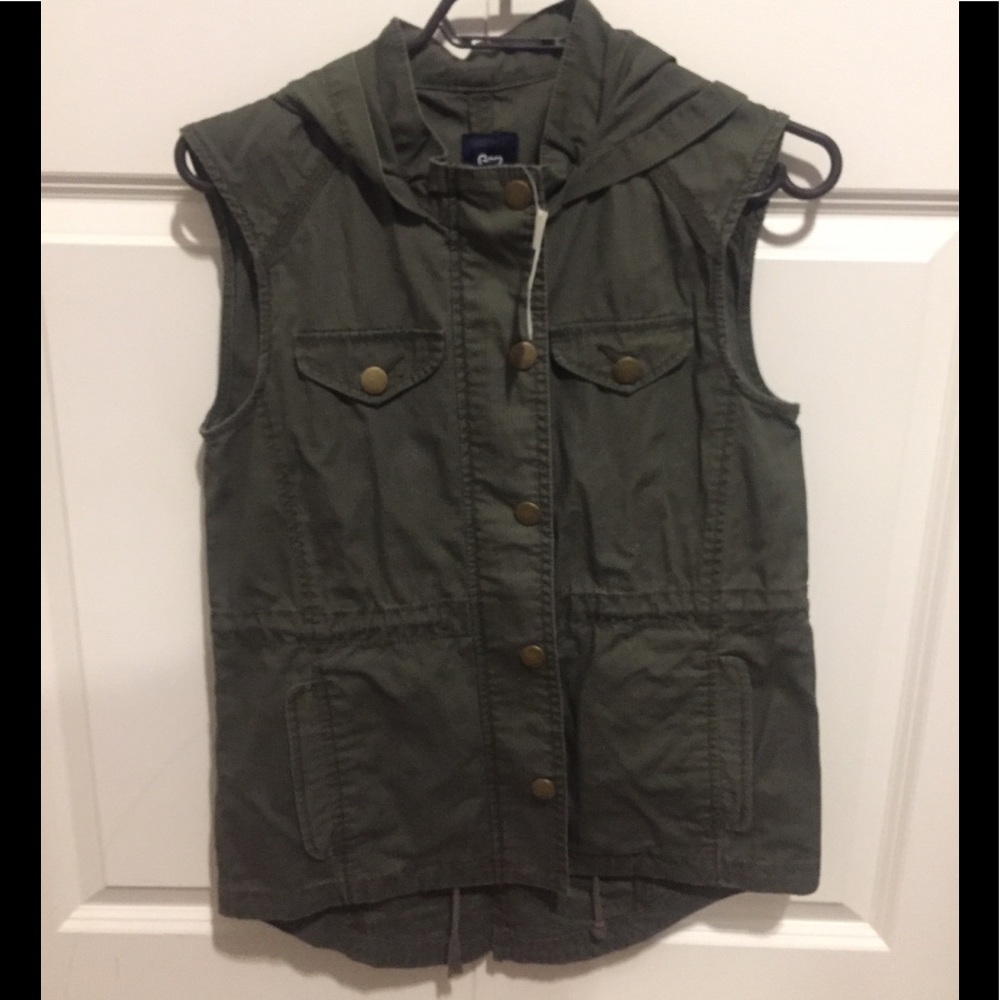 Utility style vest